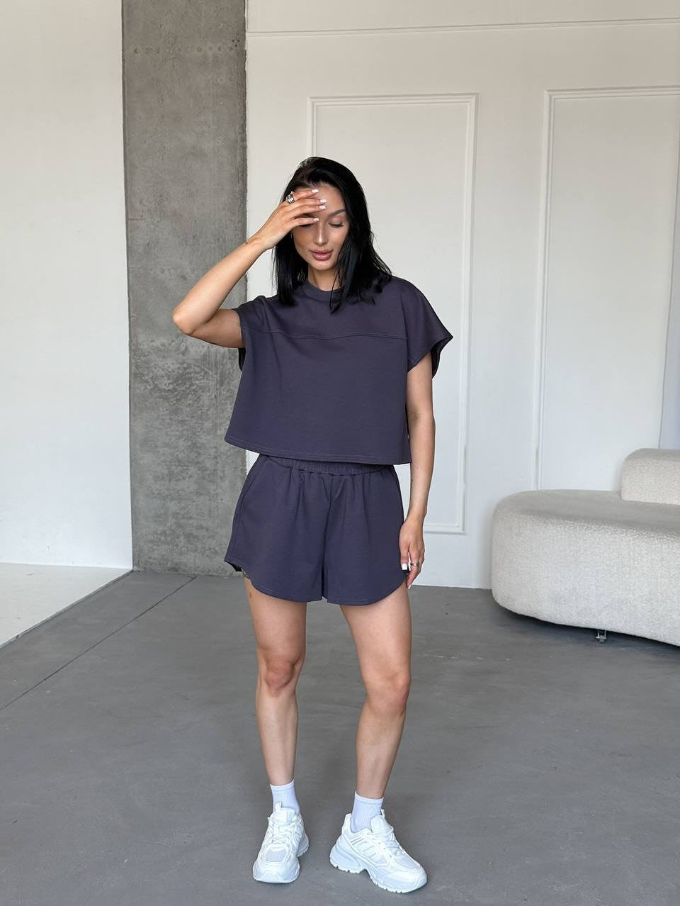 Ensemble de Crop Top et Shorts décontracté pour femme avec épaules tombantes et taille élastique Chic und Stil