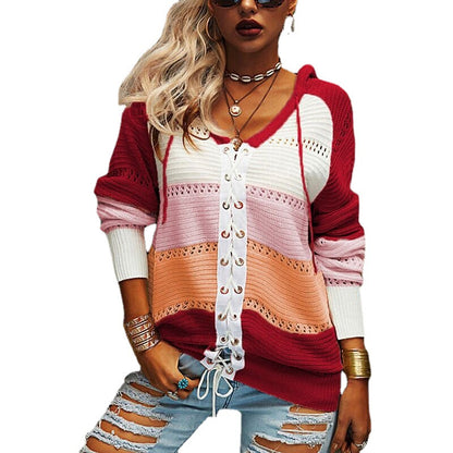 Pull à capuche en grosse maille pour femmes avec un motif de rayures tendance Chic und Stil