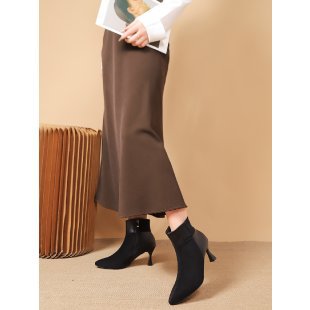 Dames Botte Élégantes avec un Chic Talon Bloc et des Détails à la Mode Chic und Stil