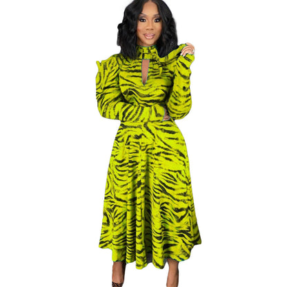 Robe midi pour femmes avec col montant et coupe asymétrique Chic und Stil