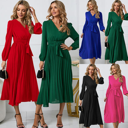 Robe portefeuille plissée pour femmes avec décolleté en V élégant et ceinture à la taille Chic und Stil
