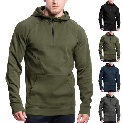 Functional hoodie for men with zipper and practical kangaroo pocket Chic and Style