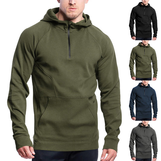 Functional hoodie for men with zipper and practical kangaroo pocket Chic and Style