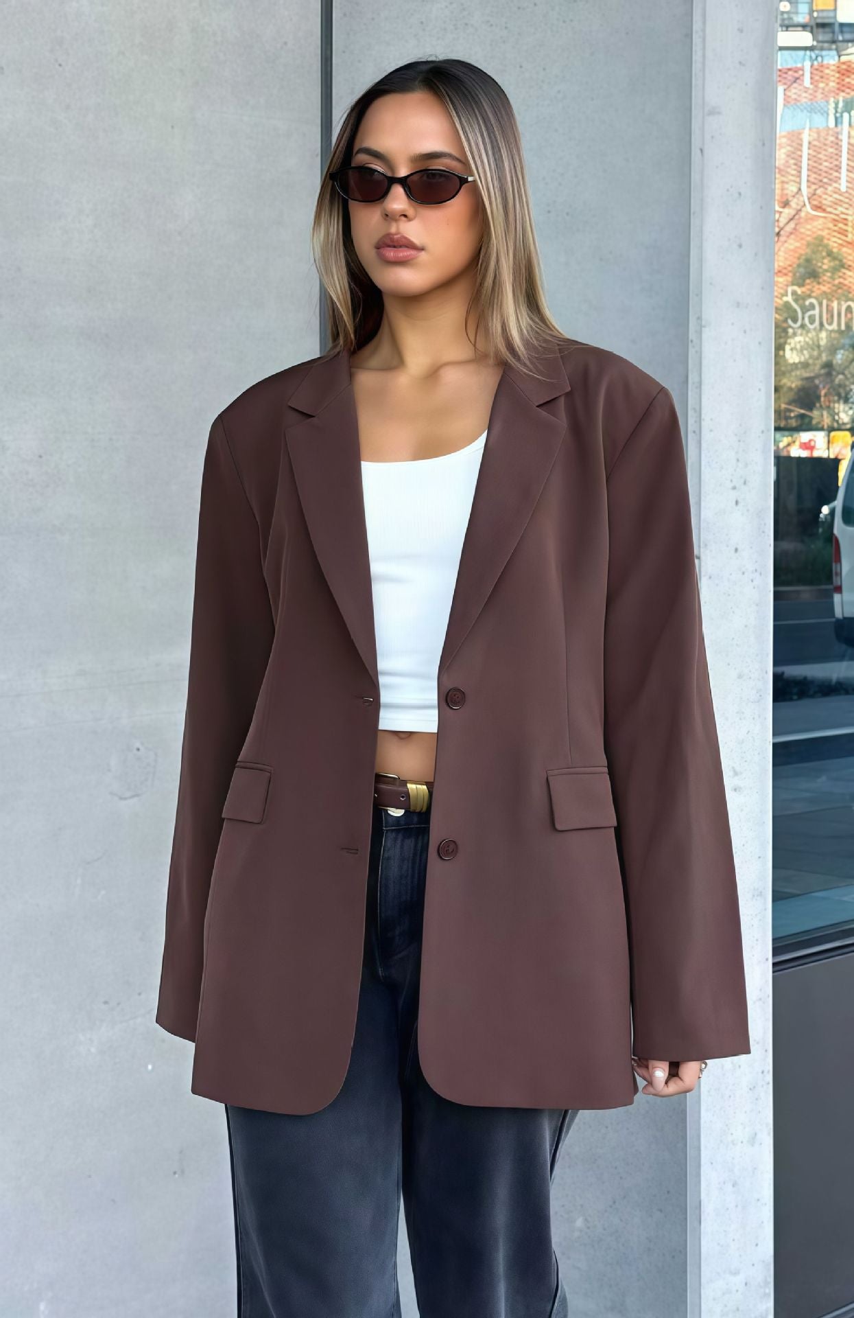 Blazer oversize pour femmes dans un style minimaliste Chic und Stil