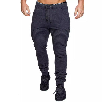 Stylish sports pants for men with structured inserts Chic und Stil