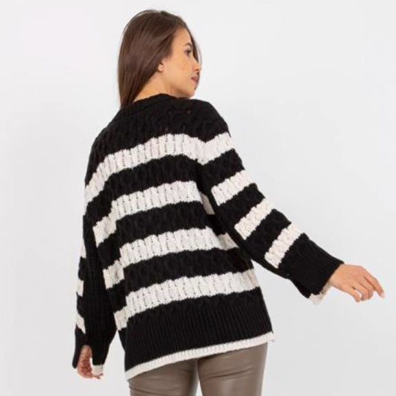 Pull en gros tricot pour femmes avec un motif rayé tendance et des manches volumineuses Chic und Stil