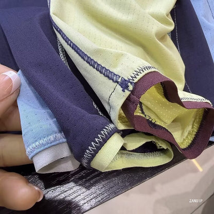 Haut de sport fonctionnel pour femmes avec capuche et propriétés respirantes Chic & Stil