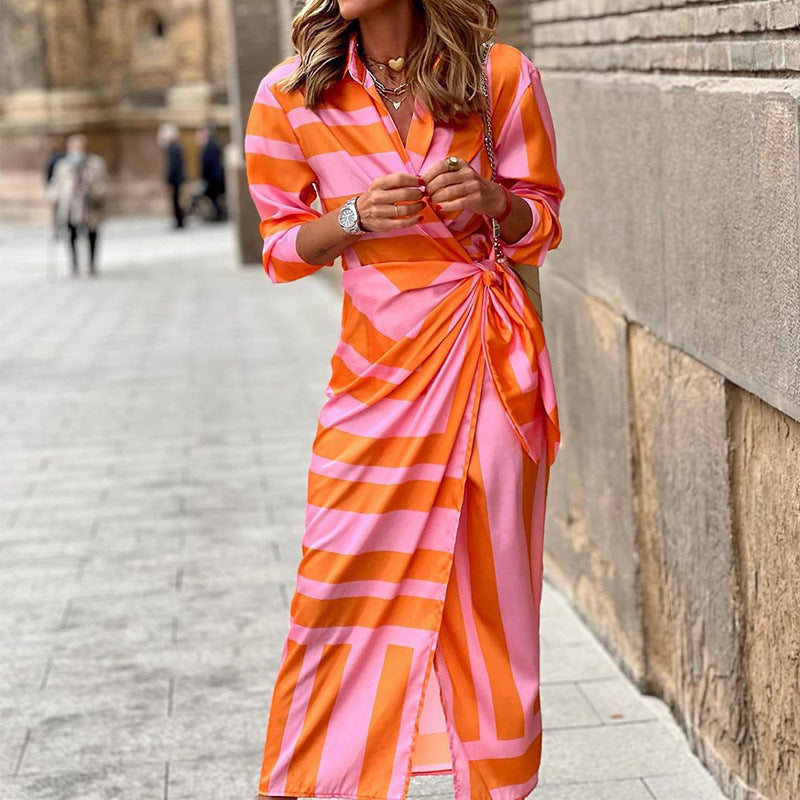 Robe midi pour femmes avec un design drapé élégant et un motif structuré Chic und Stil