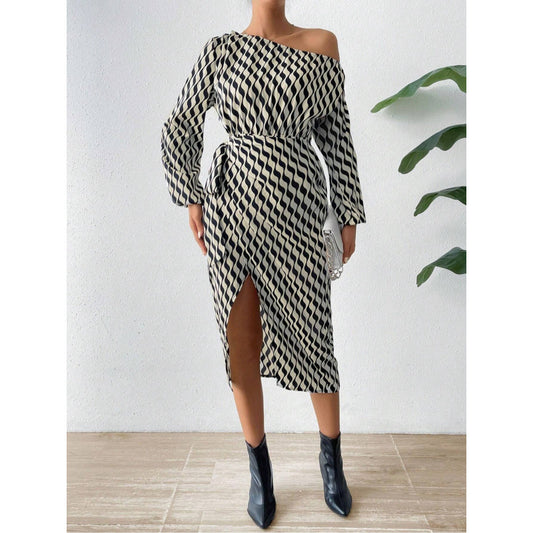 Robe midi femme avec coupe asymétrique et motif vagues élégant Chic und Stil