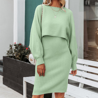 Robe midi tricotée pour femmes avec un haut de pull cropped décontracté et une texture côtelée Chic und Stil