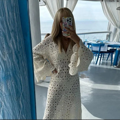 Robe de plage en crochet pour femmes avec des manches volantées et une coupe élégante Chic und Stil