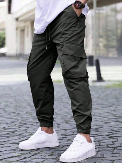 Men's cargo pants with practical side pockets and elastic cuffs Chic and Style