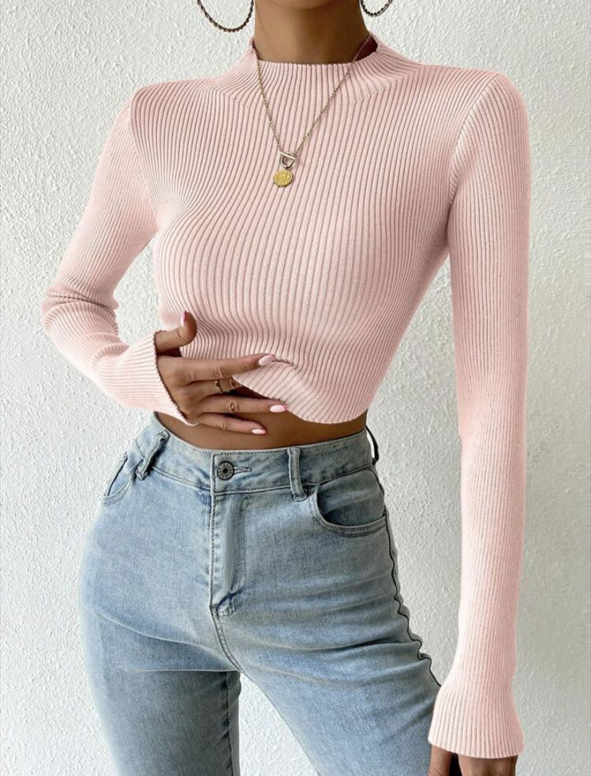 Pull en fine maille pour femmes avec col montant à la mode et design sans vagues Chic und Stil
