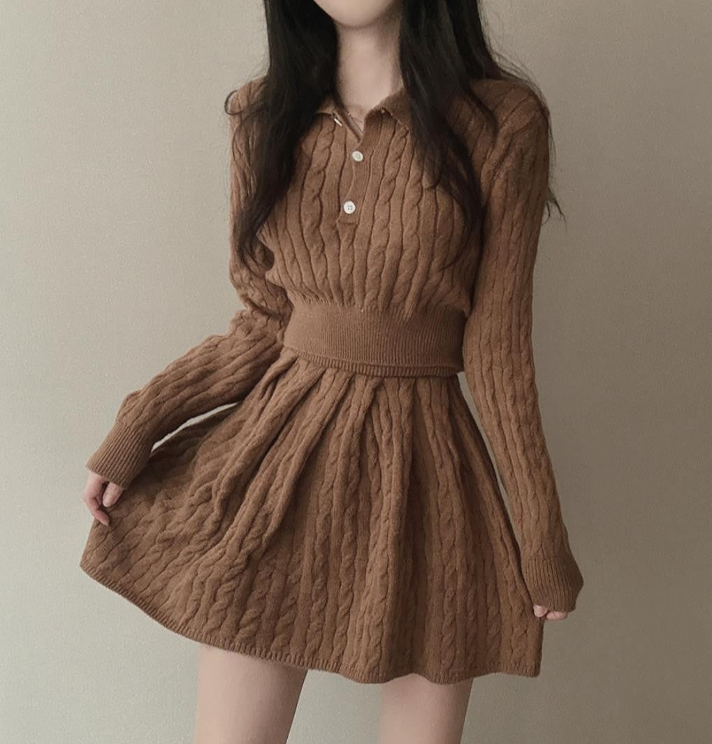 Robe tricot confortable pour femmes avec col élégant et look drapé Chic und Stil