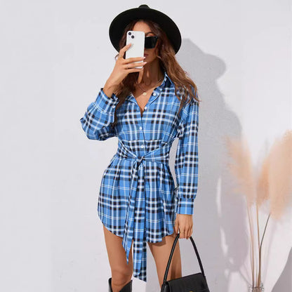 Robe chemise à carreaux pour femmes avec ceinture à la taille Chic und Stil