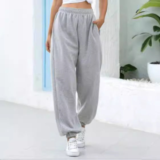 Casual pants for women with elastic waistband and side pockets Chic and Style