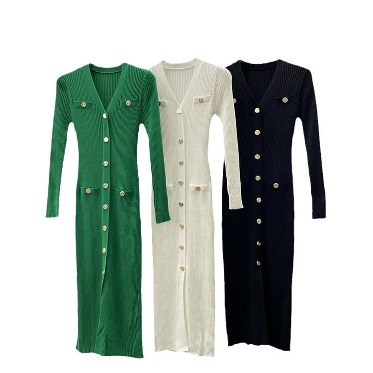 Robe tricot mi-longue pour femmes avec détails de boutons et fente latérale Chic und Stil