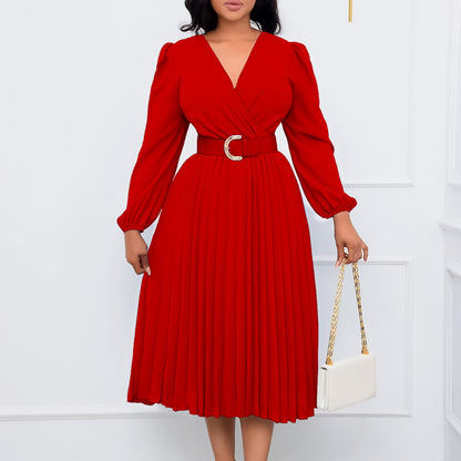 Robe portefeuille pour femmes avec des plis élégants et une ceinture cintrée Chic und Stil