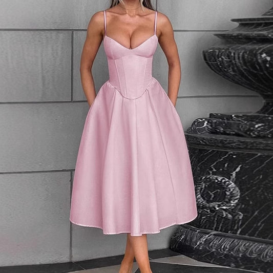 Femmes Robe midi élégante en A avec bretelles spaghetti et tissu doux Chic und Stil
