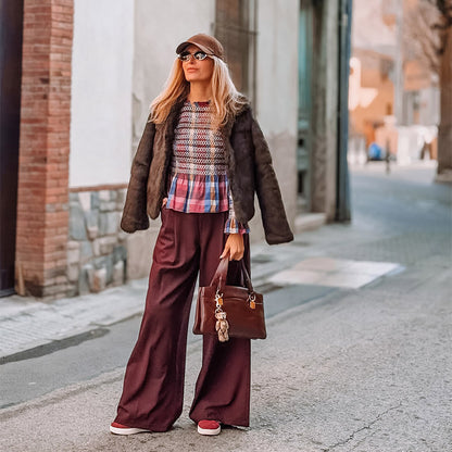High-waisted carrot pants for ladies with elegant pleats Chic and Style