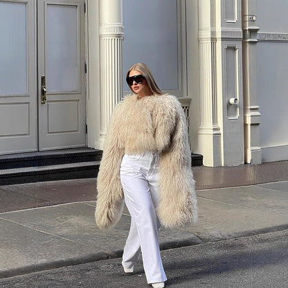 Damen faux fur jacket avec col volumineux et détails élégants Chic und Stil