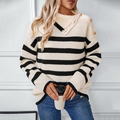 Pull à col roulé pour femmes avec détails de boutons et design rayé Chic und Stil