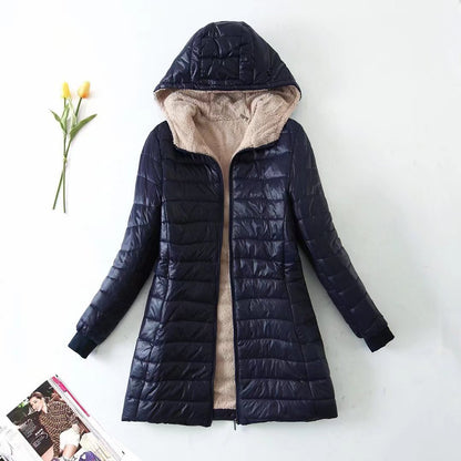 Quilted transitional jacket for women with hood and comfortable interior Chic und Stil