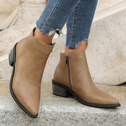 Bottes à talons aiguilles élégantes pour femmes avec un bout pointu et fermeture éclair latérale Chic und Stil