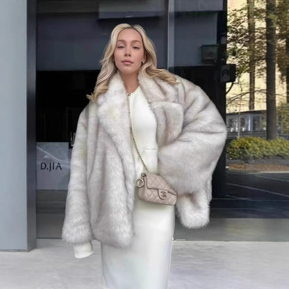 Dames Élégante Veste en Fourrure Synthétique avec des Accents Scintillants Chic und Stil