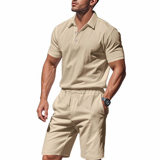 Tenue de loisirs pour hommes avec polo et shorts Chic und Stil