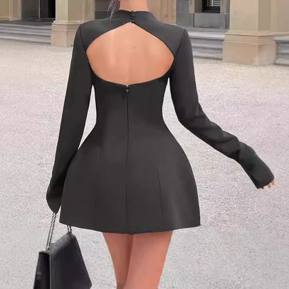 Femmes Robe Mini Élégante avec Col Montant et Ourlet Évasé Chic und Stil