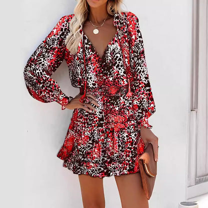 Robe de loisirs à manches courtes pour femmes avec un design ludique Chic und Stil