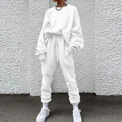 Women casual and comfortable leisure set with an oversized sweater and chic jogging pants and style