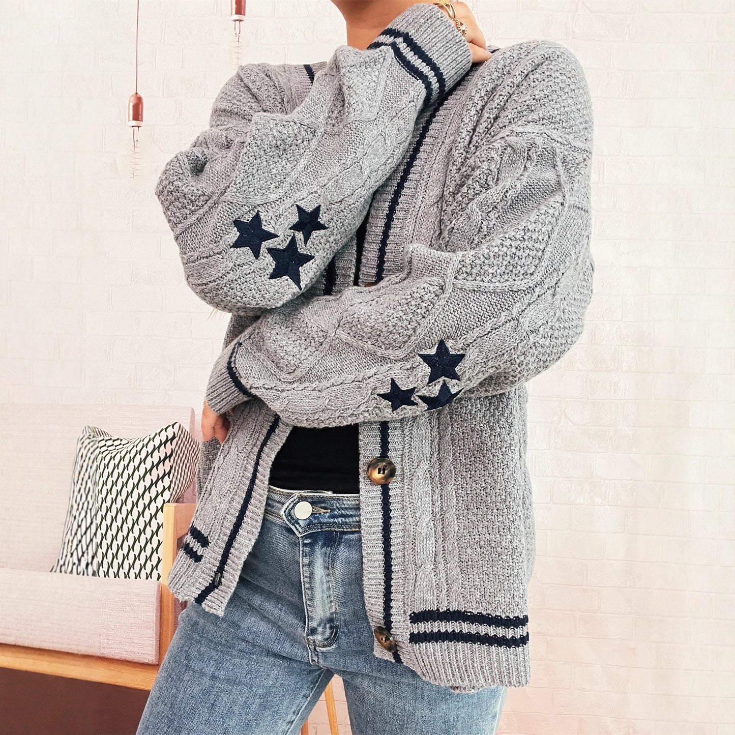 Dames gilet confortable en tricot avec applications d'étoiles et détails modernes Chic und Stil