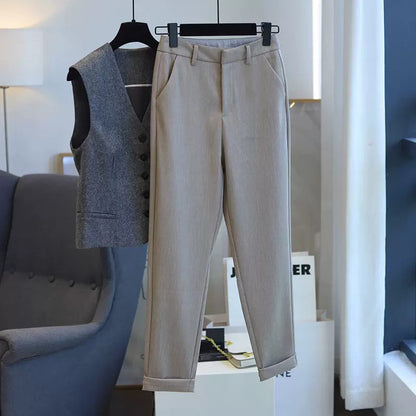 Chic und Stil women's fitted vest and slim pants set