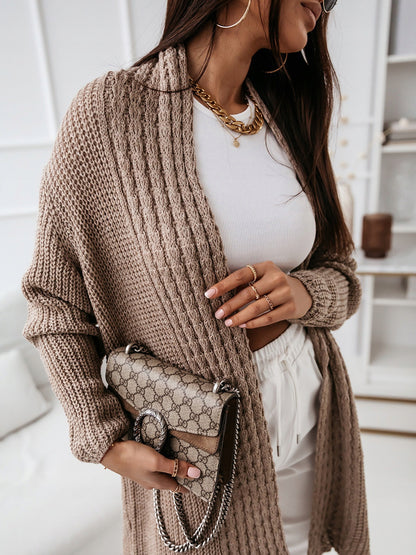 Ladies Chunky Knit Cardigan with Elegant Structure, Chic and Stylish