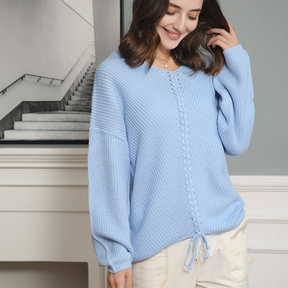 Pull femme en tricot épais avec un décolleté en V attrayant et des détails pratiques en cordon Chic und Stil