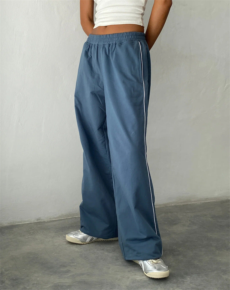 Wide leisure pants for women with side stripes and an elastic waist Chic and Style