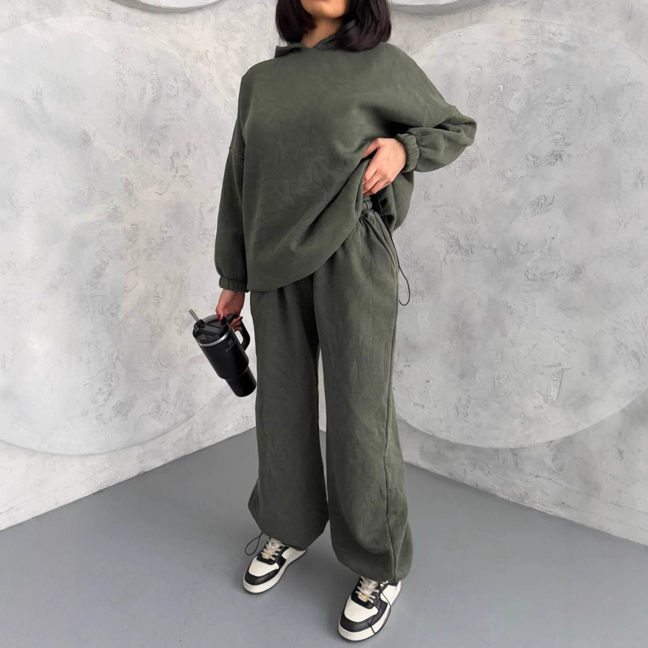 Chic and Style casual hoodie and pants set for women