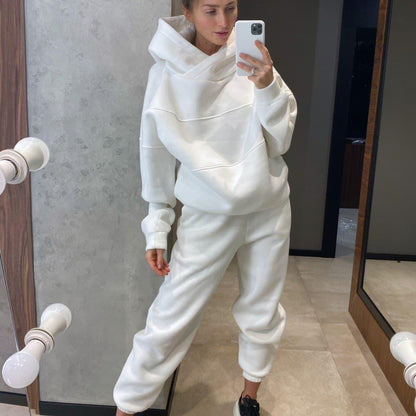 Casual hoodie for women with modern fit casual jogger pants Chic and Style