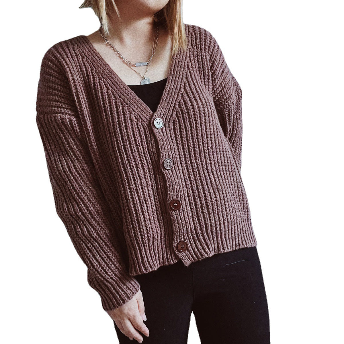 Dames pull-over tricot moelleux avec des détails de bouton modernes et une coupe ample Chic und Stil