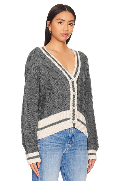 Cardigan décontracté en tricot pour femmes avec décolleté en V profond et une structure de motif en torsade caractéristique Chic und Stil