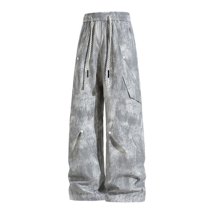 Fashionable women's cargo pants with elastic waist and deep pockets Chic and Style