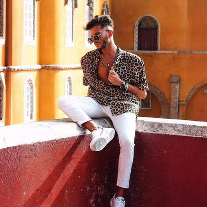 Chemise homme à manches courtes avec un motif léopard moderne et une coupe décontractée Chic und Stil