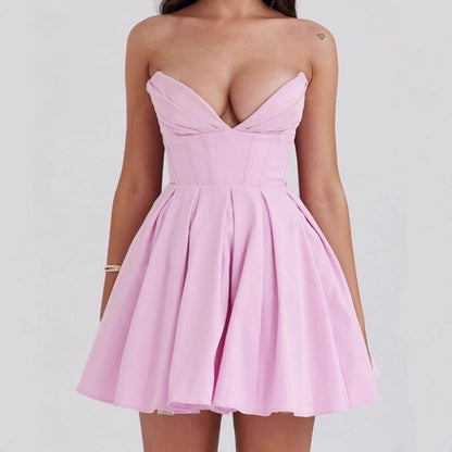 Robe cocktail femme avec décolleté en cœur et jupe flottante Chic und Stil