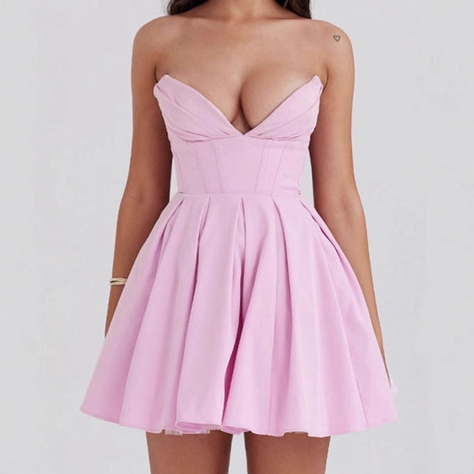 Robe cocktail femme avec décolleté en cœur et jupe flottante Chic und Stil