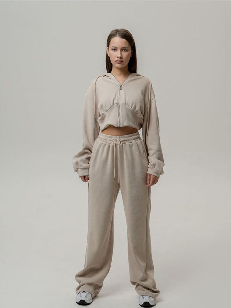 Dames Sweatpants avec hoodie court et coupe ample Chic und Stil