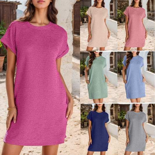 Robe T-shirt décontractée pour femmes avec des manches retroussées et un tissu texturé Chic und Stil