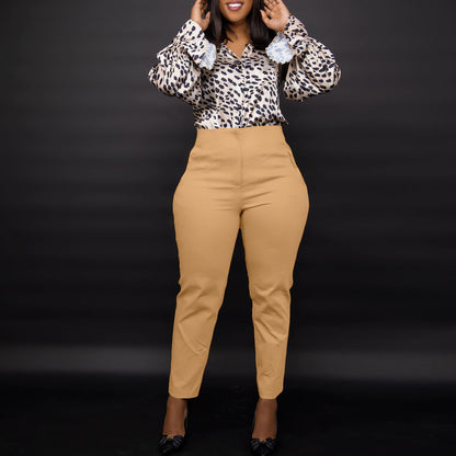 High-waisted trendy fabric pants for women with an elegant cut Chic und Stil