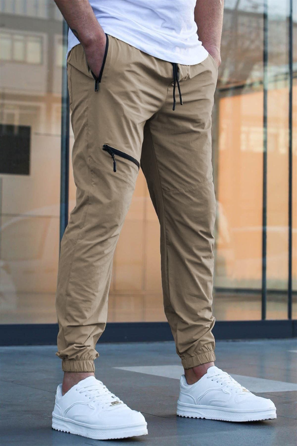 Light sporty pants for men with side zip pockets Chic and Style
